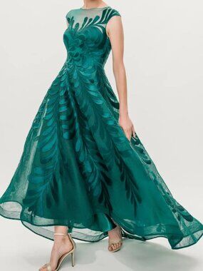 NWT Hynes Park M343 Floral Embroidered Evening Dress Juniper size 10